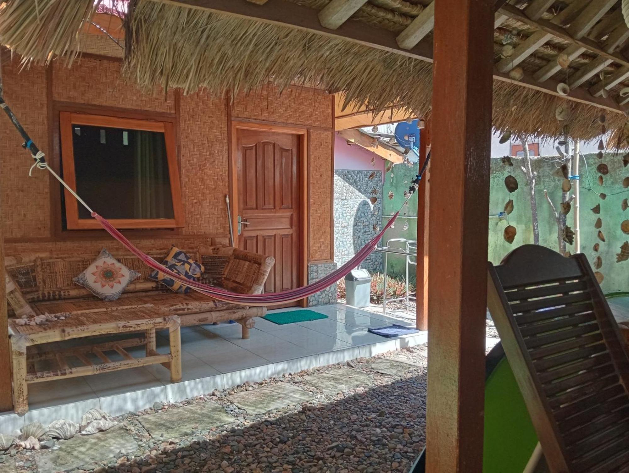 Pelangi Homestay Bungalow Gili Gede Sekotong Exterior foto