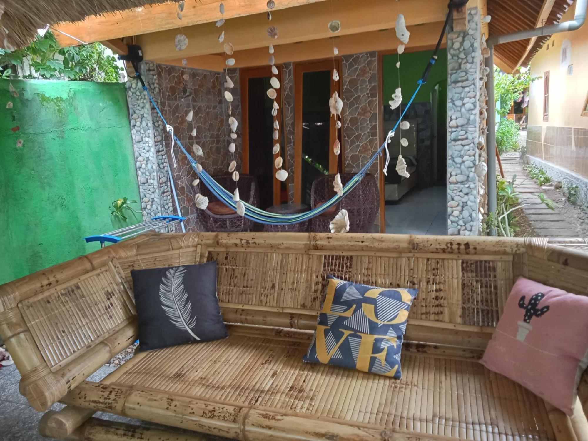 Pelangi Homestay Bungalow Gili Gede Sekotong Quarto foto